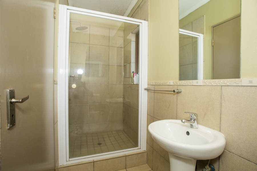 2 Bedroom Property for Sale in Vorna Valley Gauteng