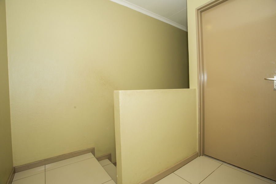 2 Bedroom Property for Sale in Vorna Valley Gauteng