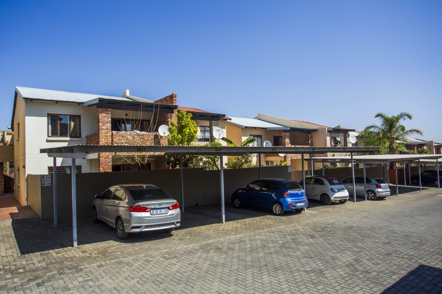 2 Bedroom Property for Sale in Vorna Valley Gauteng
