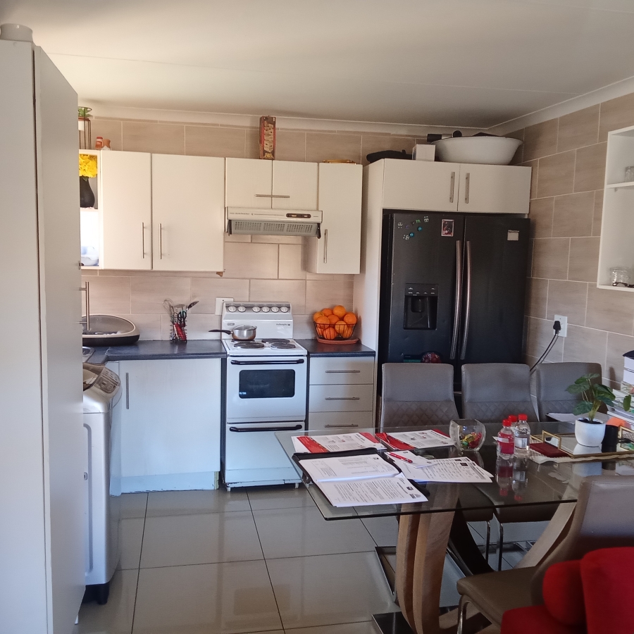 2 Bedroom Property for Sale in Groblerpark Gauteng