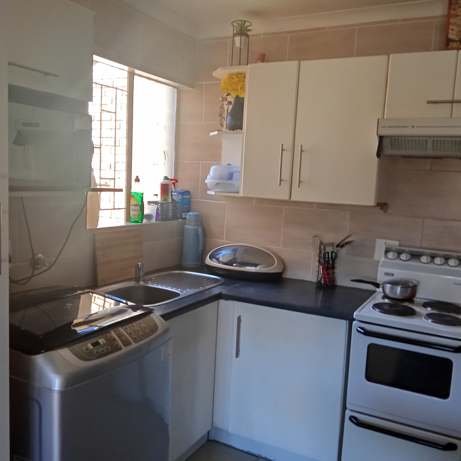 2 Bedroom Property for Sale in Groblerpark Gauteng