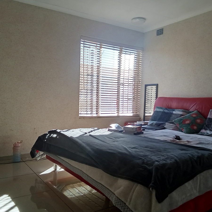2 Bedroom Property for Sale in Groblerpark Gauteng