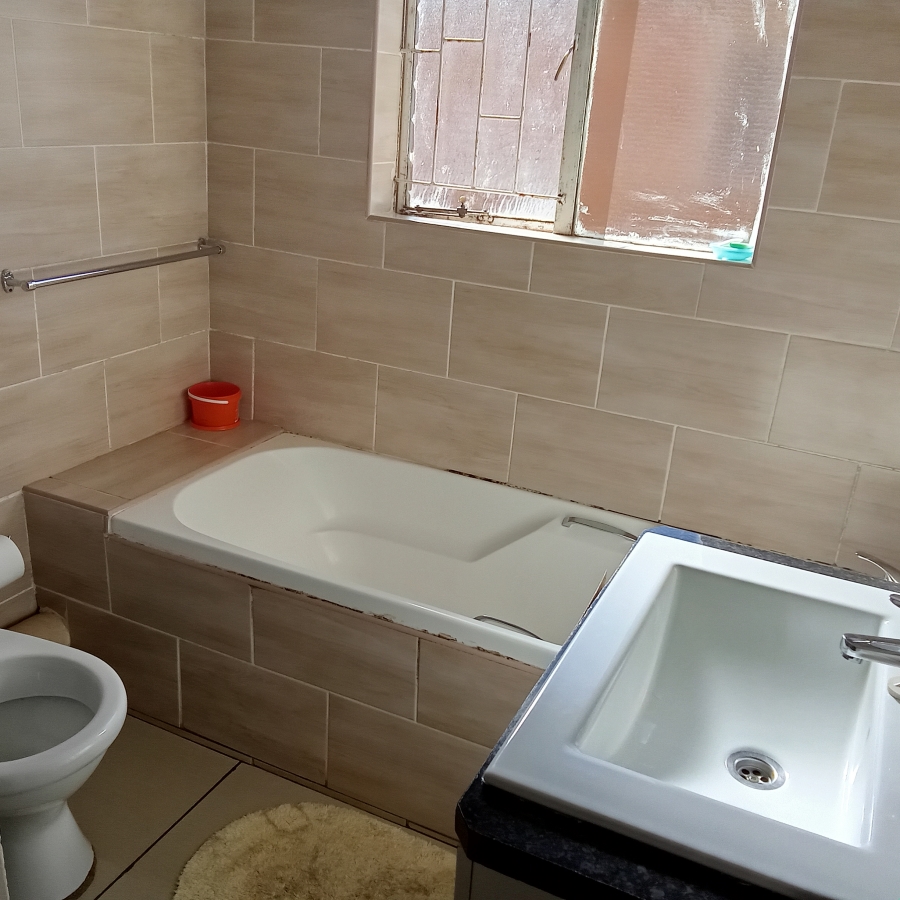 2 Bedroom Property for Sale in Groblerpark Gauteng