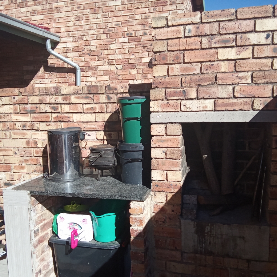 2 Bedroom Property for Sale in Groblerpark Gauteng