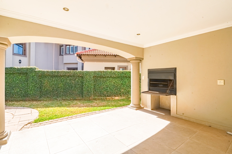 4 Bedroom Property for Sale in Silver Lakes Golf Estate Gauteng