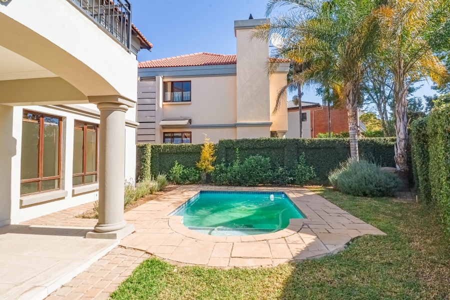 4 Bedroom Property for Sale in Silver Lakes Golf Estate Gauteng