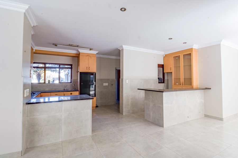 4 Bedroom Property for Sale in Silver Lakes Golf Estate Gauteng