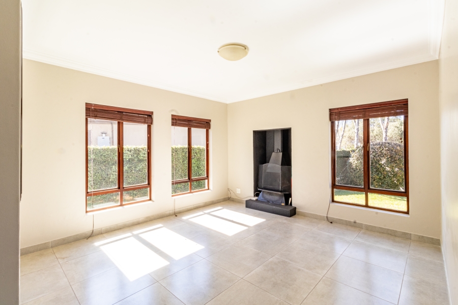 4 Bedroom Property for Sale in Silver Lakes Golf Estate Gauteng