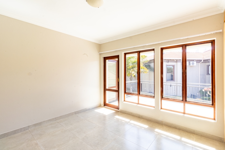 4 Bedroom Property for Sale in Silver Lakes Golf Estate Gauteng