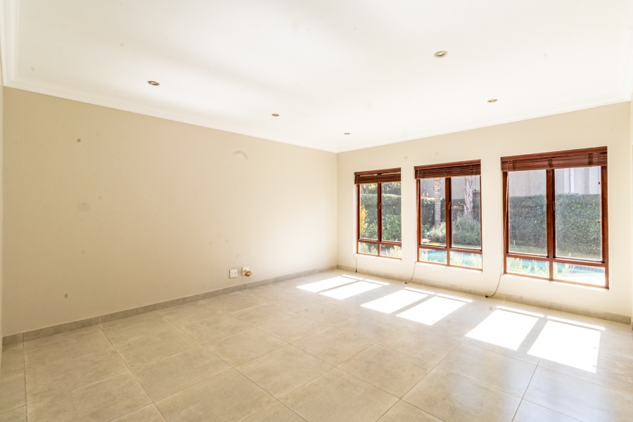 4 Bedroom Property for Sale in Silver Lakes Golf Estate Gauteng