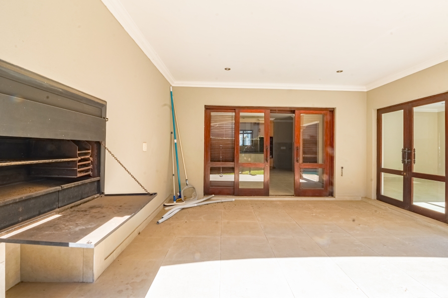4 Bedroom Property for Sale in Silver Lakes Golf Estate Gauteng
