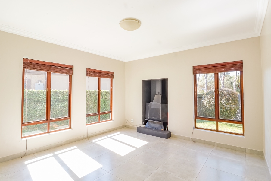 4 Bedroom Property for Sale in Silver Lakes Golf Estate Gauteng