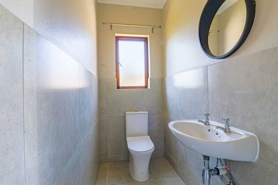 4 Bedroom Property for Sale in Silver Lakes Golf Estate Gauteng