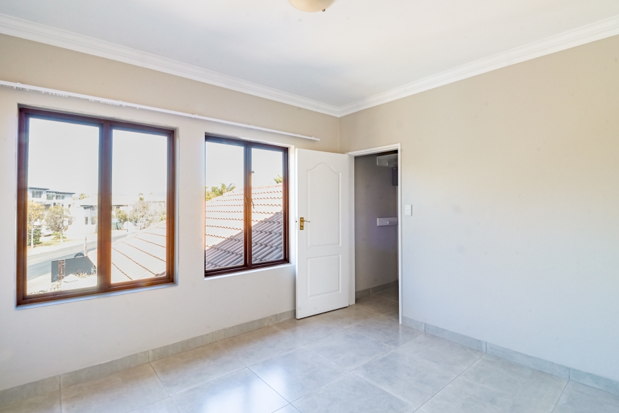 4 Bedroom Property for Sale in Silver Lakes Golf Estate Gauteng