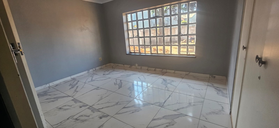 To Let 3 Bedroom Property for Rent in Birchleigh Gauteng