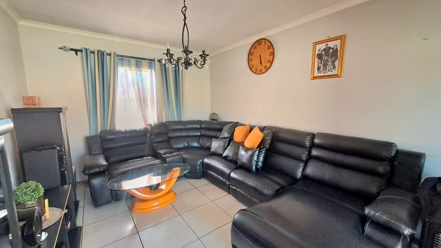 2 Bedroom Property for Sale in Three Rivers Gauteng