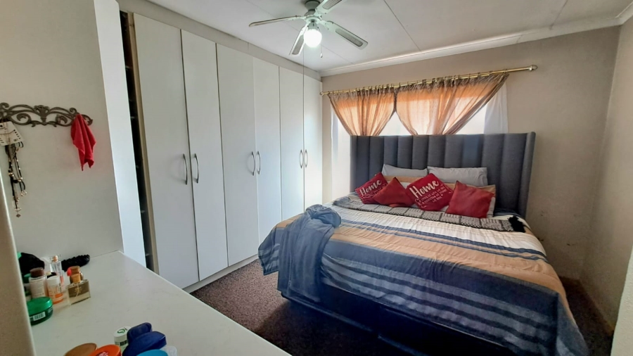 2 Bedroom Property for Sale in Three Rivers Gauteng