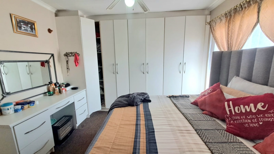 2 Bedroom Property for Sale in Three Rivers Gauteng