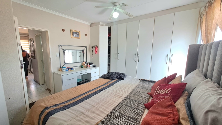 2 Bedroom Property for Sale in Three Rivers Gauteng