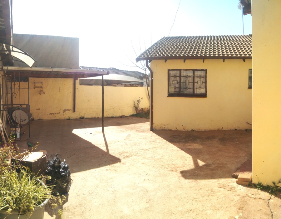 5 Bedroom Property for Sale in Villa Liza Gauteng