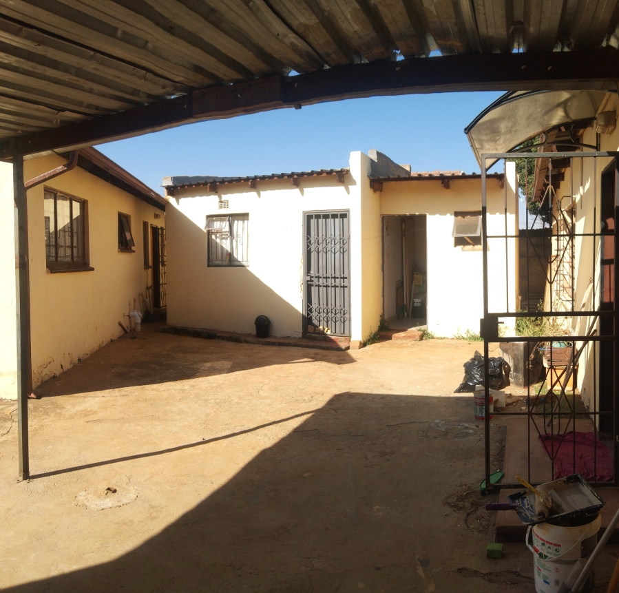 5 Bedroom Property for Sale in Villa Liza Gauteng