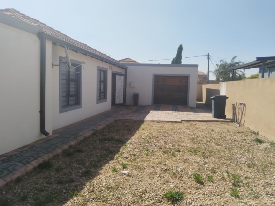 3 Bedroom Property for Sale in Cosmo City Gauteng