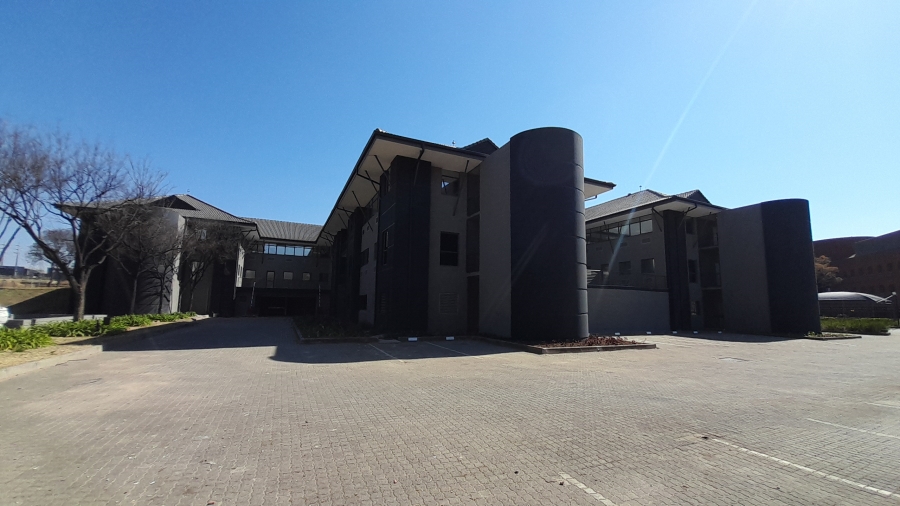 To Let commercial Property for Rent in Vorna Valley Gauteng