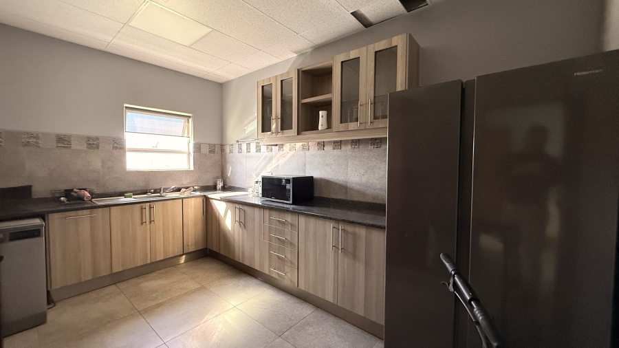 Commercial Property for Sale in Knoppieslaagte Gauteng
