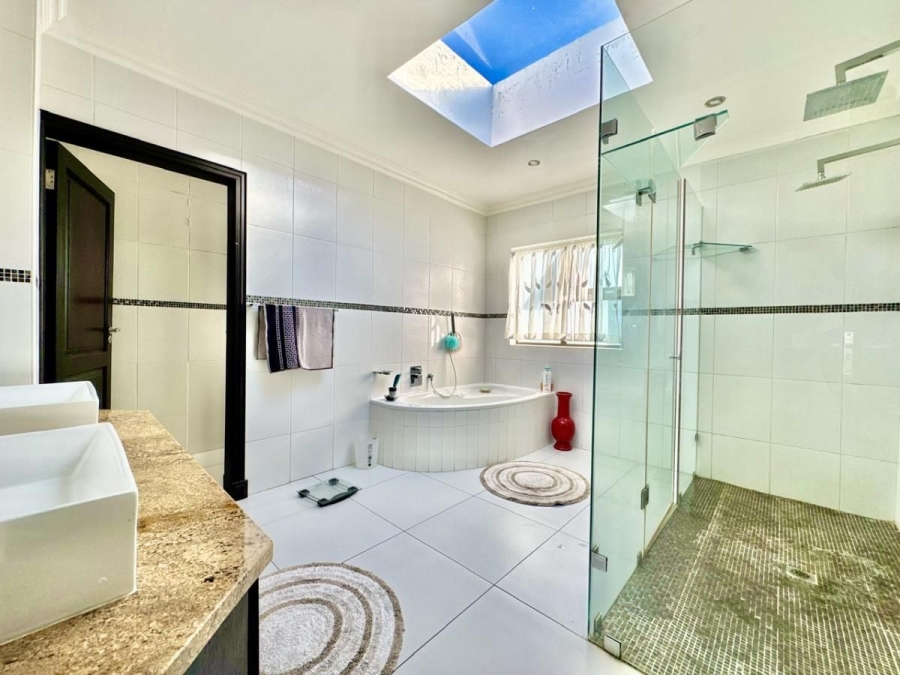 4 Bedroom Property for Sale in Aspen Hills Gauteng