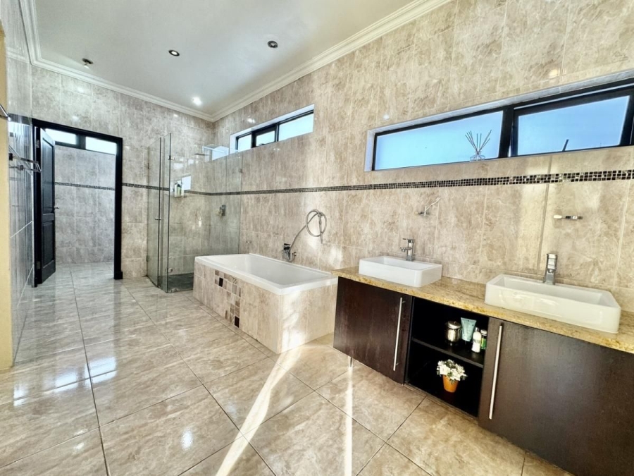 4 Bedroom Property for Sale in Aspen Hills Gauteng