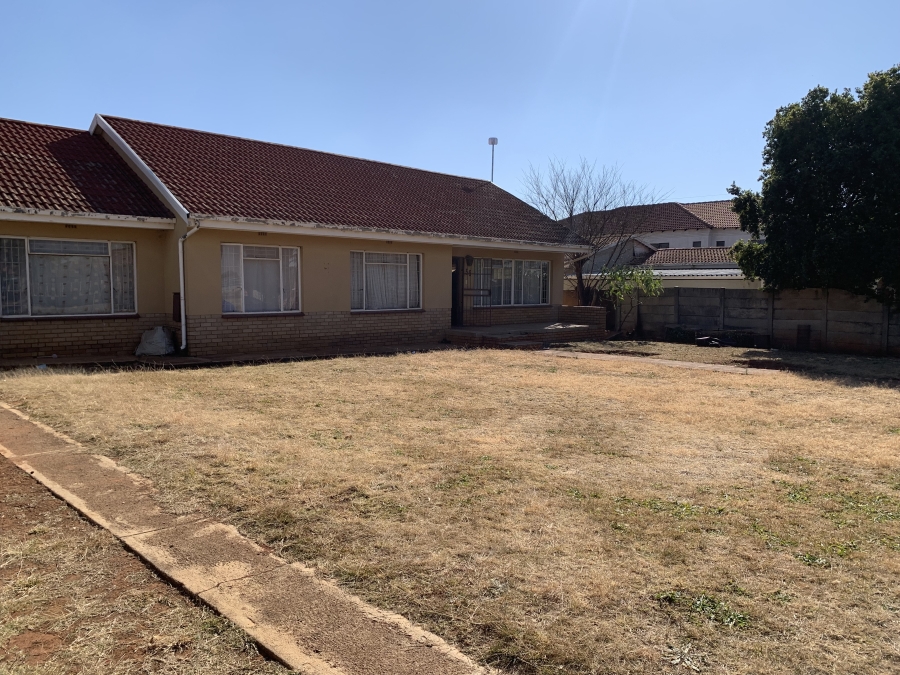 4 Bedroom Property for Sale in Westonaria Gauteng