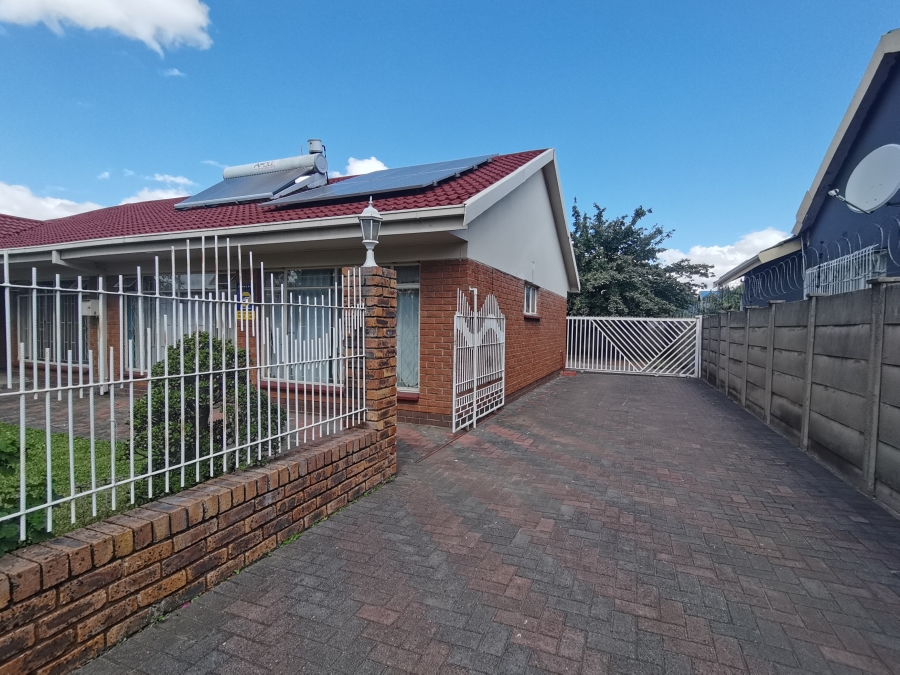 4 Bedroom Property for Sale in Vanderbijlpark SE 7 Gauteng