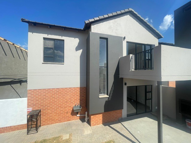 To Let 3 Bedroom Property for Rent in Equestria Gauteng