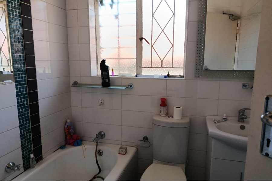 5 Bedroom Property for Sale in Mulbarton Gauteng