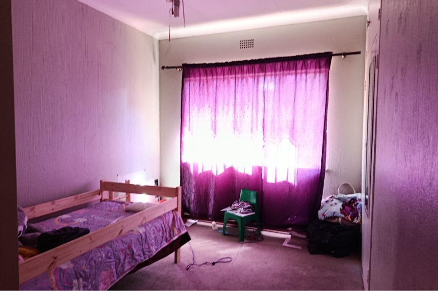 5 Bedroom Property for Sale in Mulbarton Gauteng