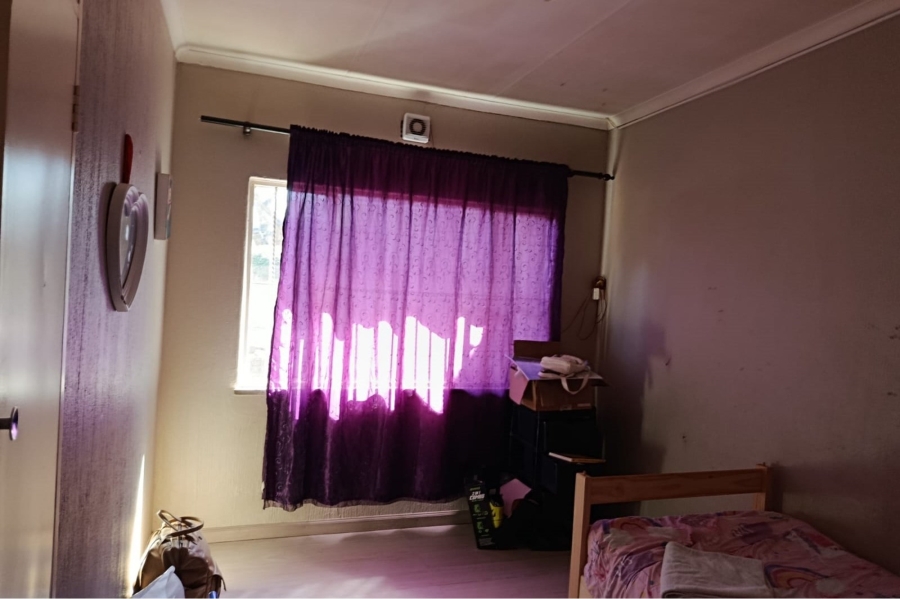 5 Bedroom Property for Sale in Mulbarton Gauteng