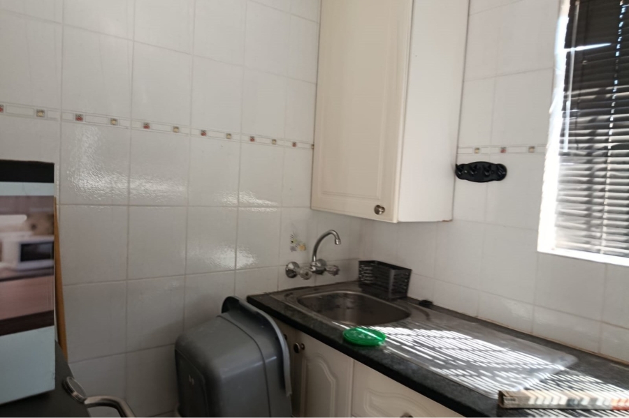 5 Bedroom Property for Sale in Mulbarton Gauteng