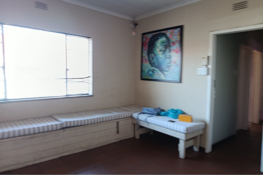 5 Bedroom Property for Sale in Mulbarton Gauteng