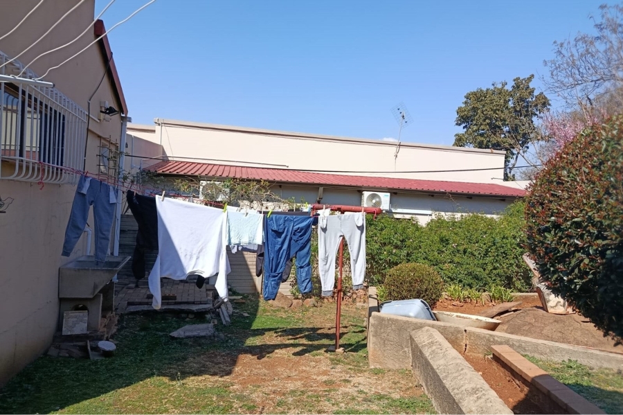 5 Bedroom Property for Sale in Mulbarton Gauteng