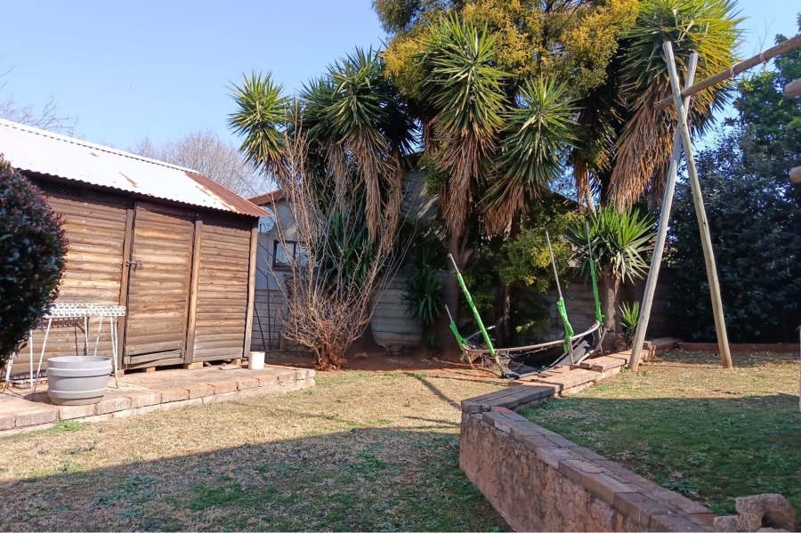 5 Bedroom Property for Sale in Mulbarton Gauteng