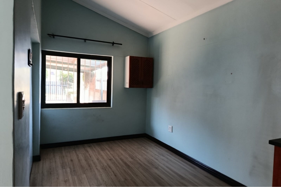 5 Bedroom Property for Sale in Mulbarton Gauteng
