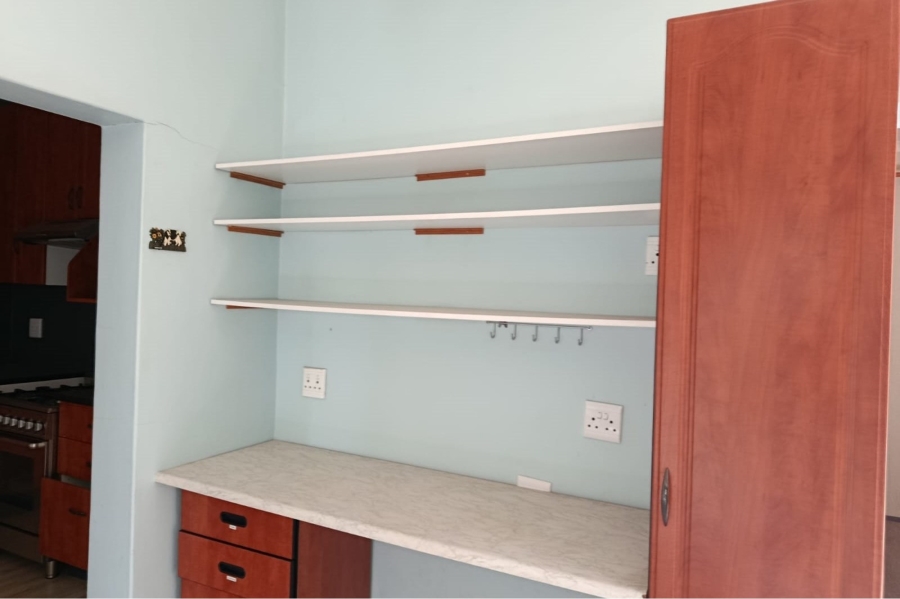 5 Bedroom Property for Sale in Mulbarton Gauteng