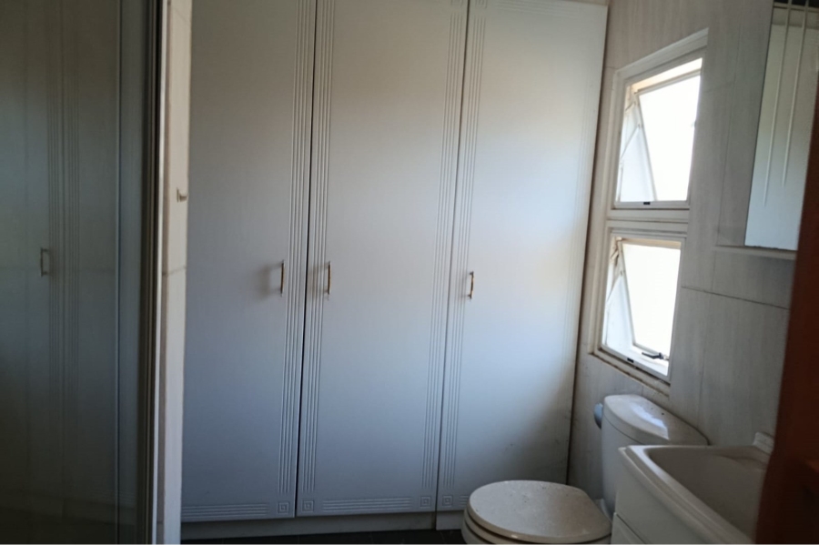 5 Bedroom Property for Sale in Mulbarton Gauteng