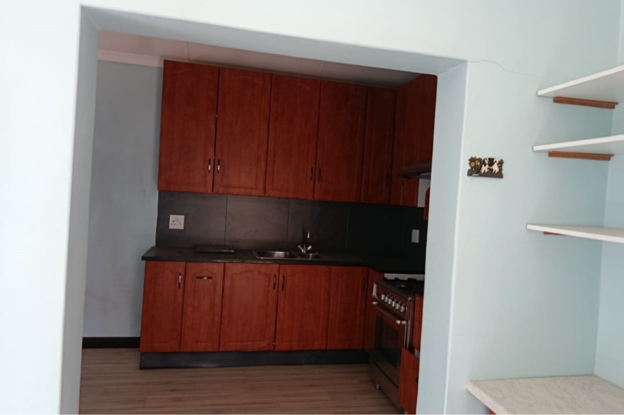 5 Bedroom Property for Sale in Mulbarton Gauteng