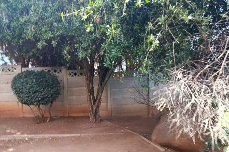 5 Bedroom Property for Sale in Mulbarton Gauteng