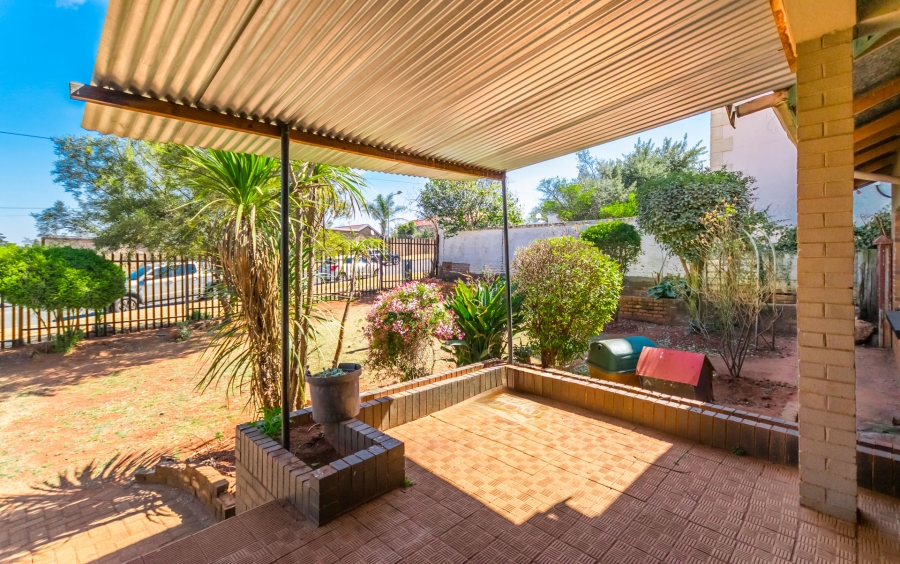 5 Bedroom Property for Sale in Krugersdorp North Gauteng