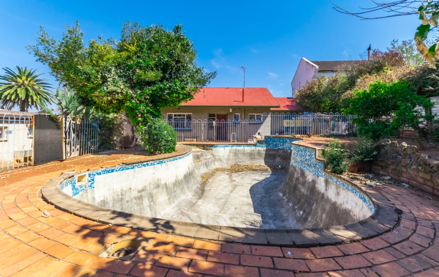 5 Bedroom Property for Sale in Krugersdorp North Gauteng