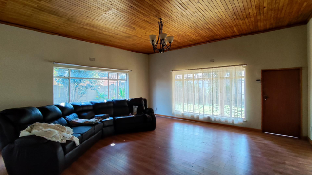 4 Bedroom Property for Sale in Verwoerdpark Gauteng