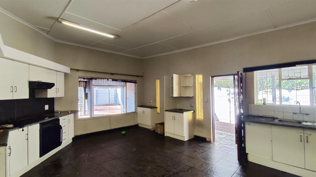 4 Bedroom Property for Sale in Verwoerdpark Gauteng