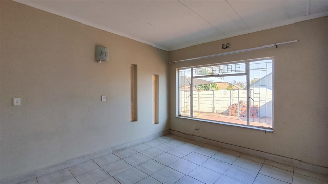 4 Bedroom Property for Sale in Verwoerdpark Gauteng